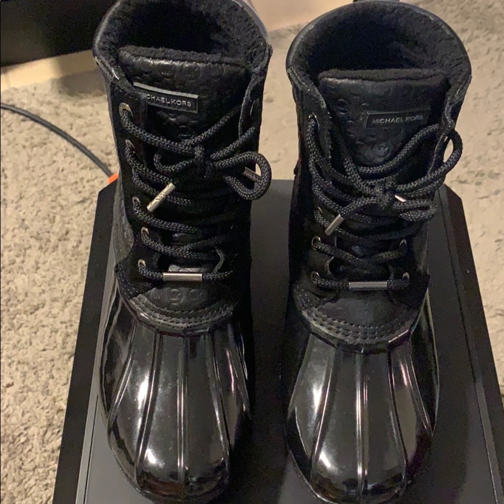 Rain boots women size 7